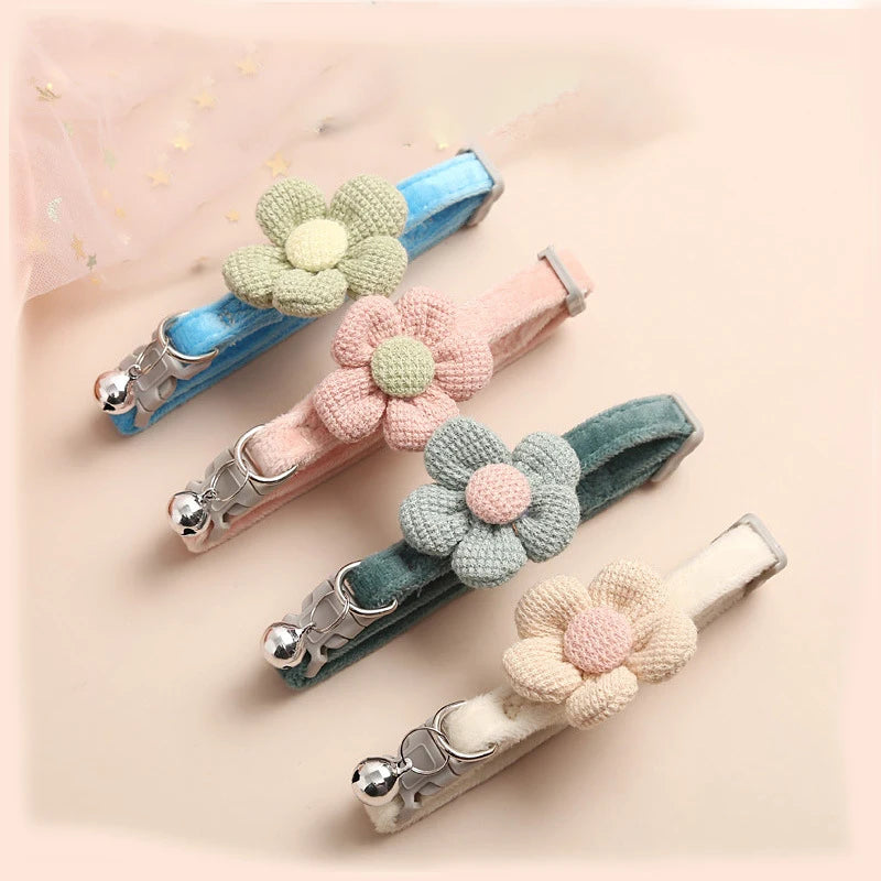 Lovely Cat Collar Adjustable Cartoon Style Soft Plush Flower Collar with Bell Kitten Necklace Small Dog Pet Supplies